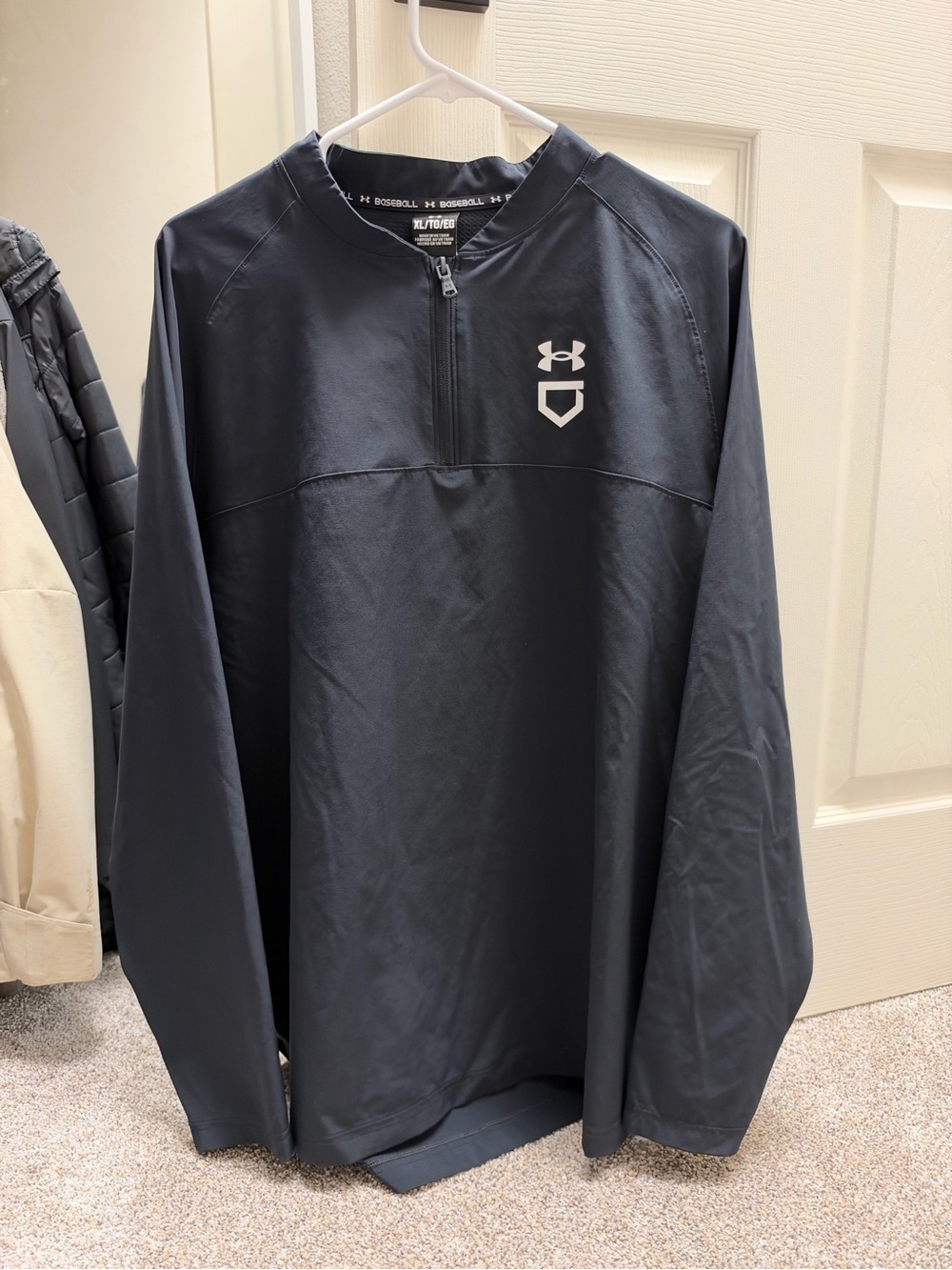 Under Armour Men’s Dark Gray Half-Zip Baseball Shirt